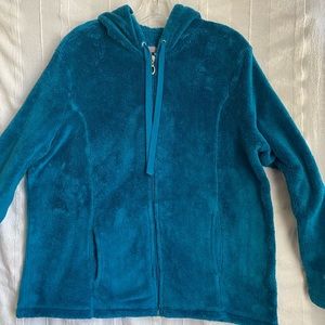 1X. Zippered Sweatshirt